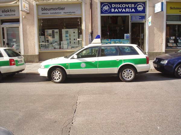066-Полицейская машина